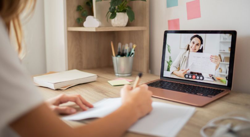 Créer des leçons vidéo engageantes pour améliorer vos compétences en français